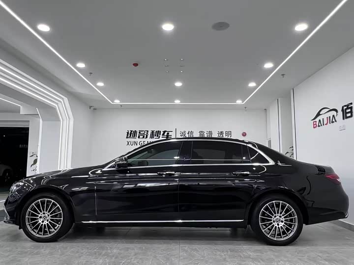 Фото 4 - Mercedes-Benz E-Class