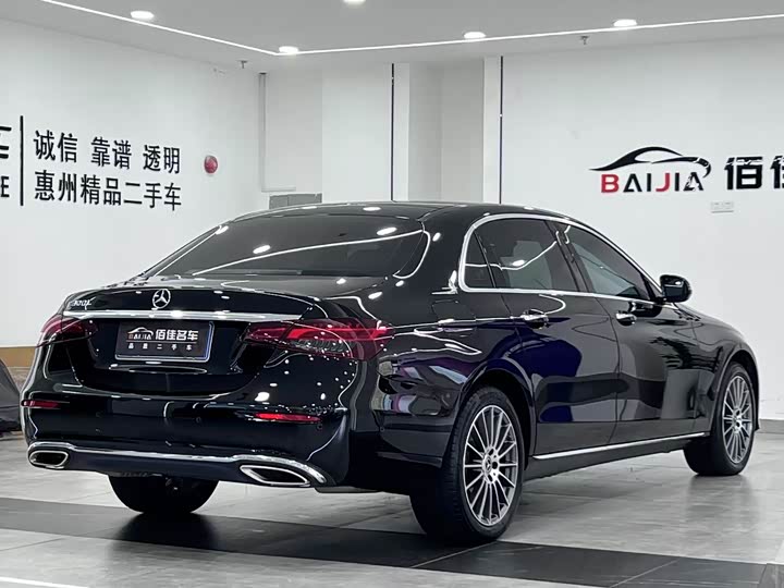 Фото 5 - Mercedes-Benz E-Class