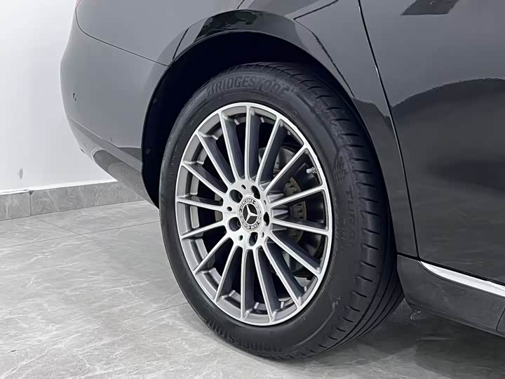 Фото 8 - Mercedes-Benz E-Class