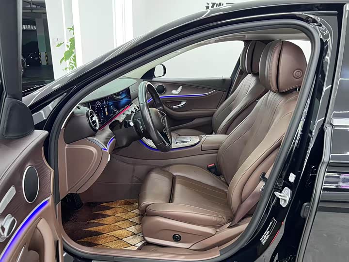 Фото 9 - Mercedes-Benz E-Class