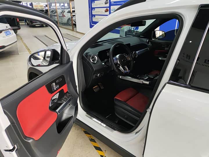 Фото 5 - Mercedes-Benz GLB-Class AMG