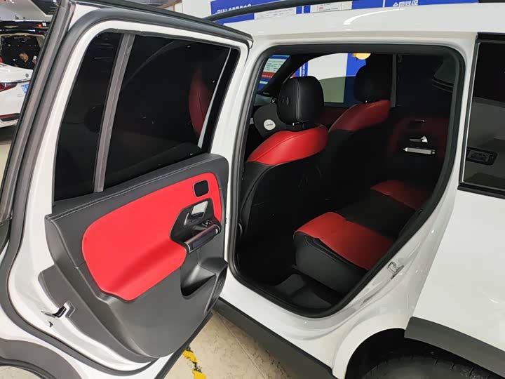 Фото 6 - Mercedes-Benz GLB-Class AMG