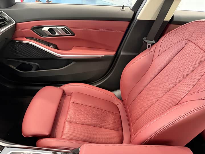 Фото 24 - BMW 3 Series