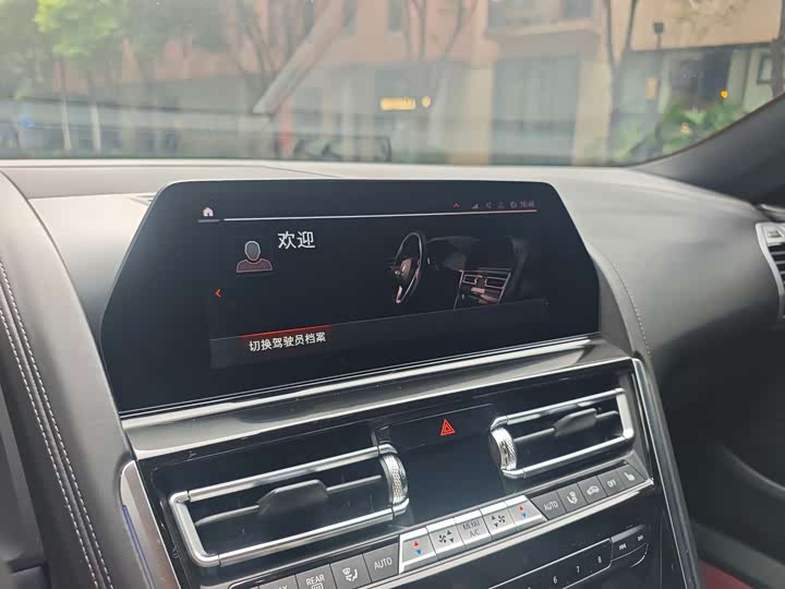 Фото 14 - BMW 8 Series