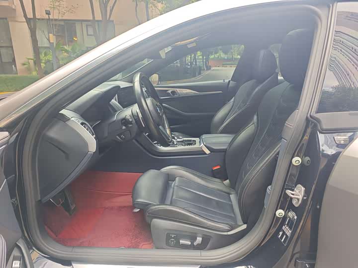 Фото 9 - BMW 8 Series