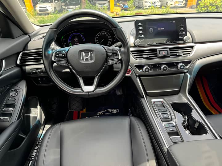 Фото 13 - Honda Accord