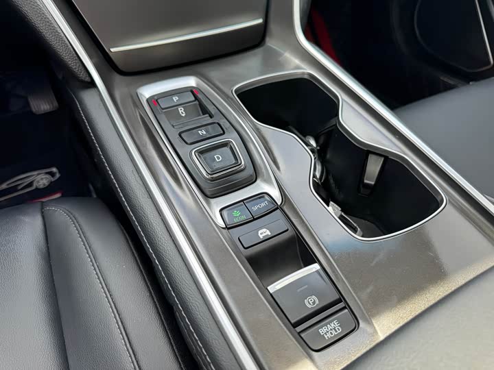 Фото 14 - Honda Accord