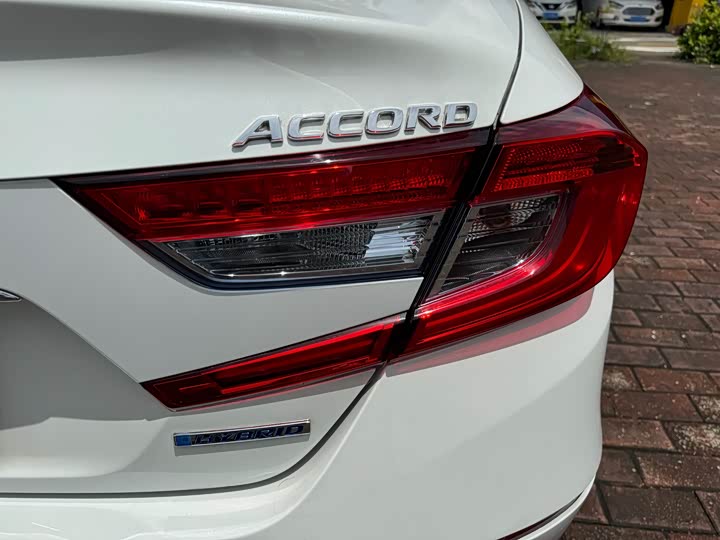 Фото 18 - Honda Accord