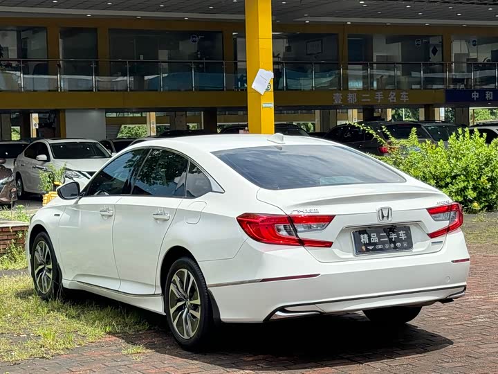 Фото 19 - Honda Accord