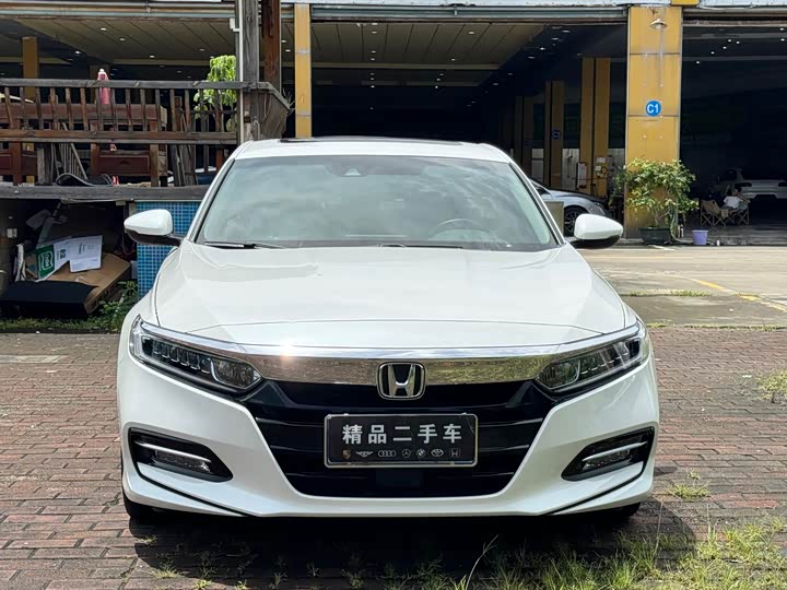 Фото 2 - Honda Accord