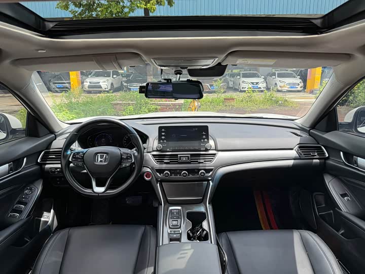 Фото 7 - Honda Accord