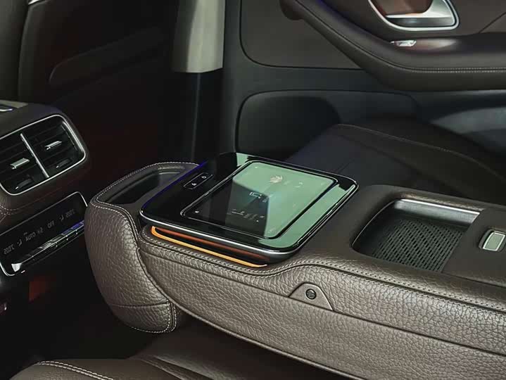 Фото 11 - Mercedes-Benz GLS-Class