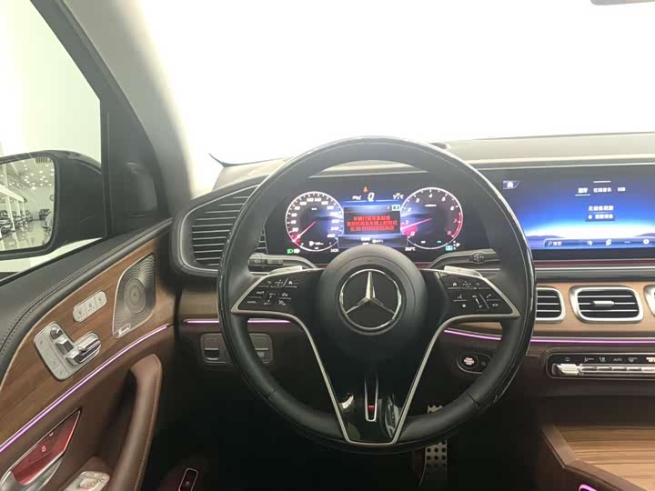 Фото 28 - Mercedes-Benz GLS-Class