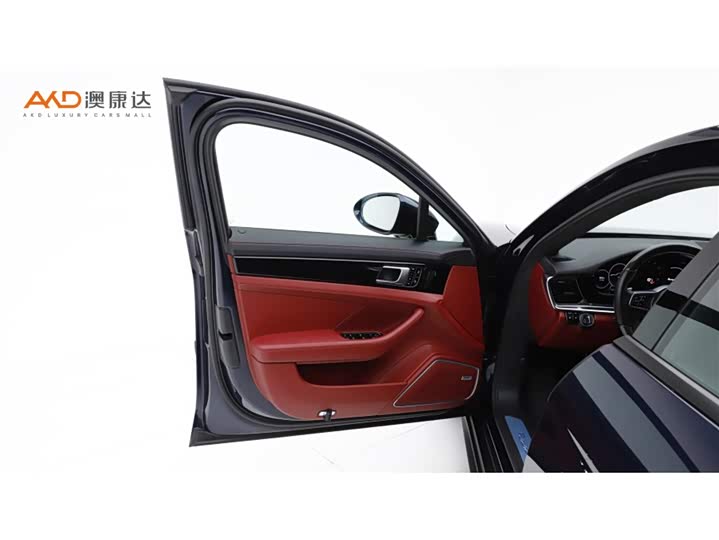 Фото 10 - Porsche Panamera