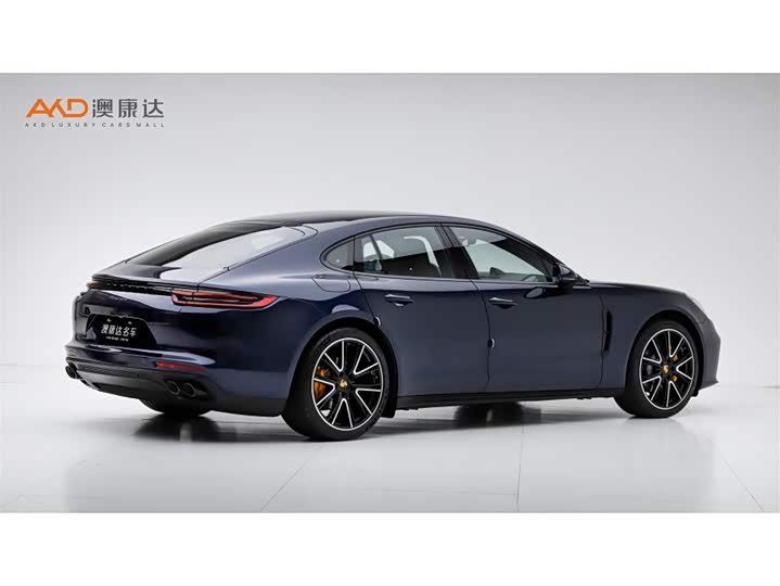 Фото 3 - Porsche Panamera
