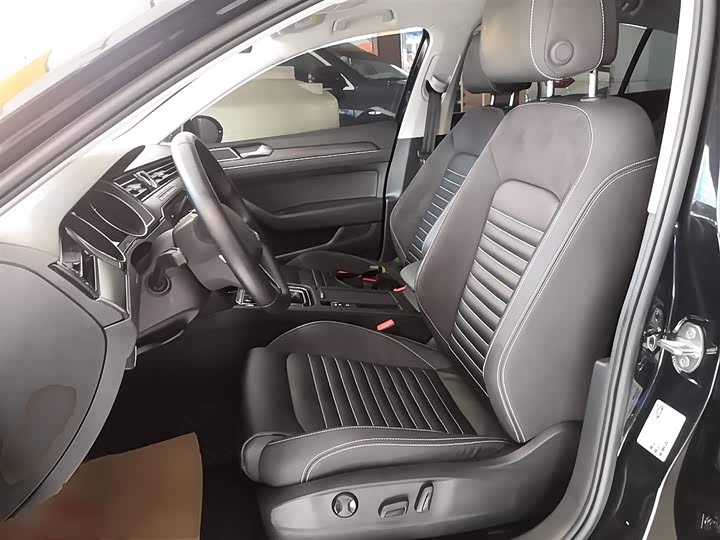 Фото 15 - Volkswagen Magotan