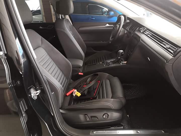 Фото 25 - Volkswagen Magotan