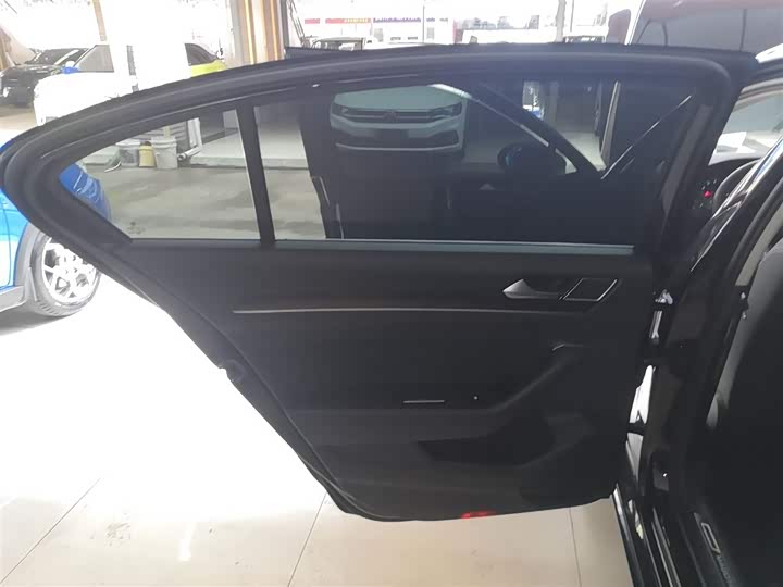 Фото 29 - Volkswagen Magotan