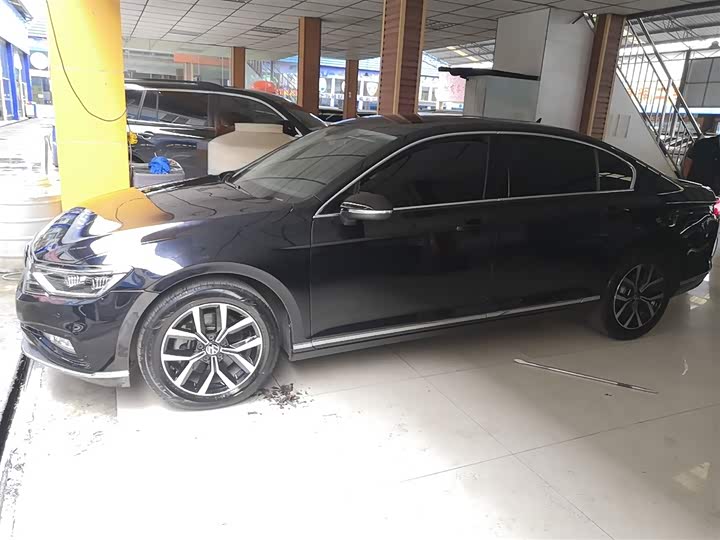 Фото 5 - Volkswagen Magotan