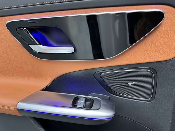 Фото 12 - Mercedes-Benz C-Class