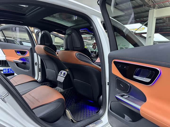 Фото 13 - Mercedes-Benz C-Class