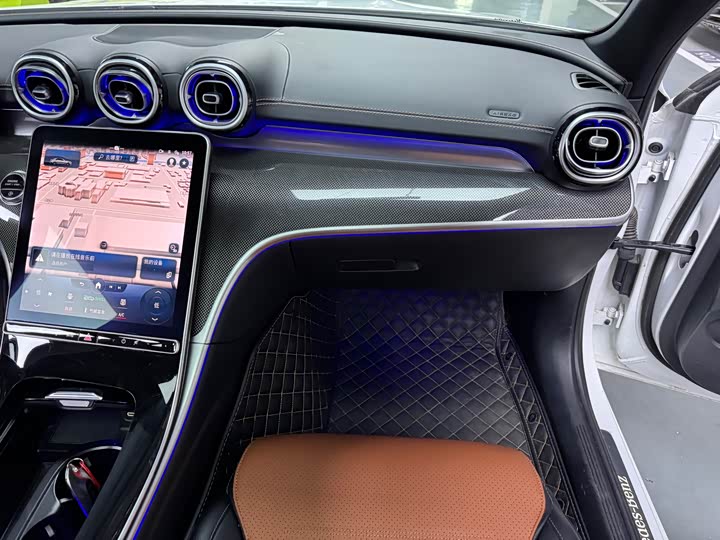 Фото 16 - Mercedes-Benz C-Class