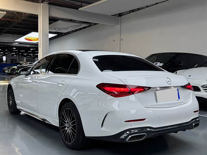 Фото 17 - Mercedes-Benz C-Class