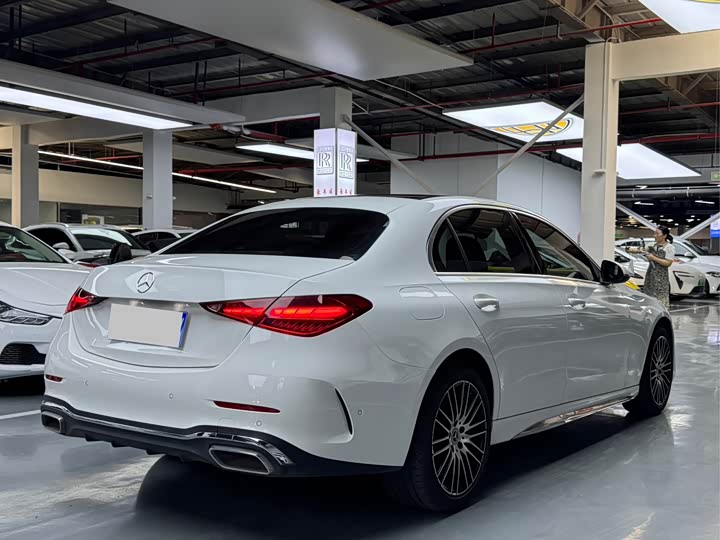 Фото 19 - Mercedes-Benz C-Class