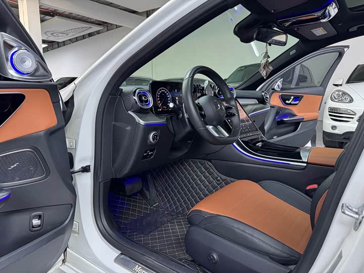 Фото 4 - Mercedes-Benz C-Class