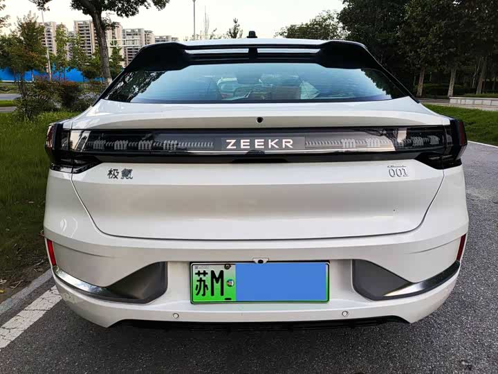 Фото 8 - Zeekr 001