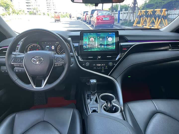 Фото 7 - Toyota Camry