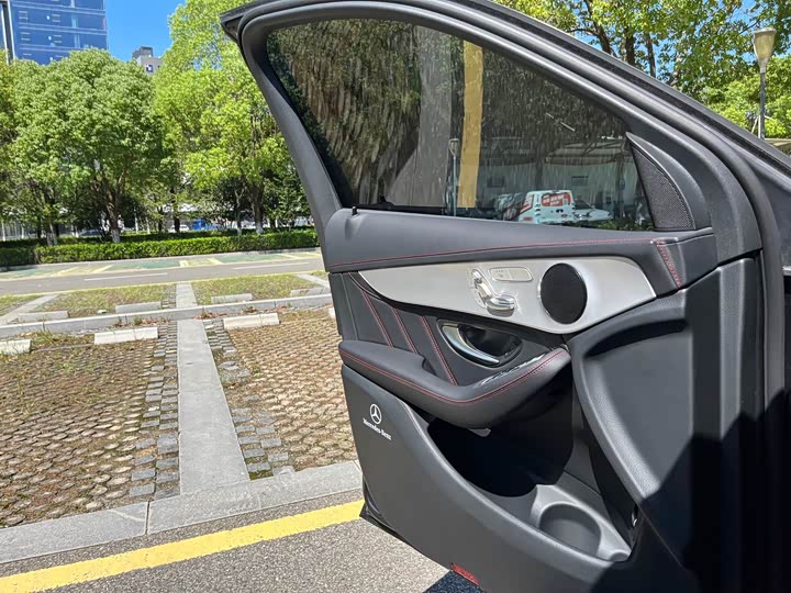 Фото 10 - Mercedes-Benz GLC-Class AMG