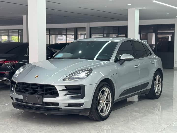 Фото 1 - Porsche Macan