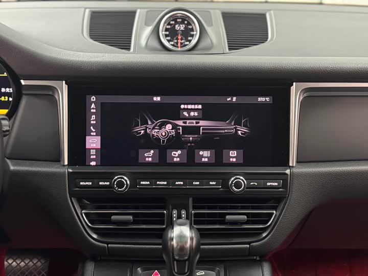 Фото 12 - Porsche Macan