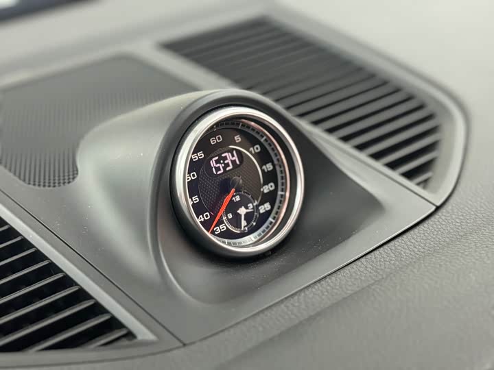 Фото 14 - Porsche Macan