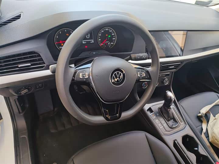 Фото 11 - Volkswagen Lavida