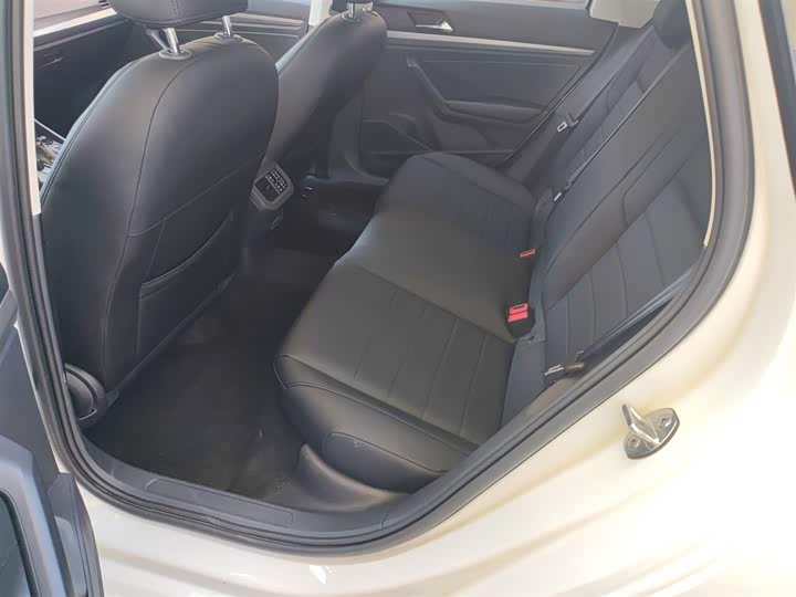 Фото 17 - Volkswagen Lavida