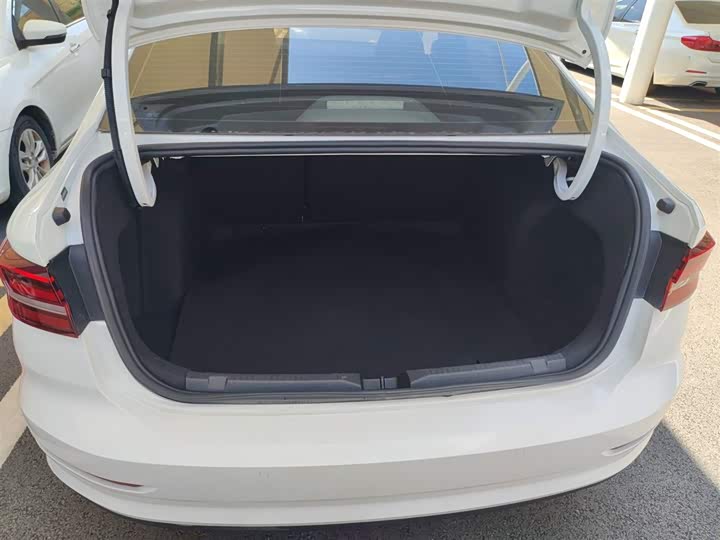 Фото 19 - Volkswagen Lavida