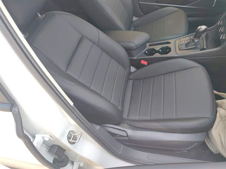 Фото 25 - Volkswagen Lavida