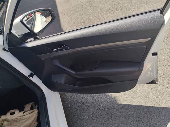 Фото 26 - Volkswagen Lavida