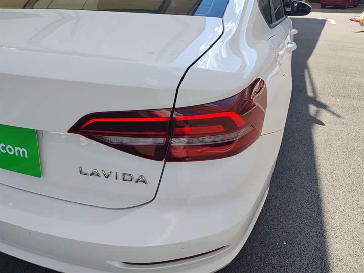 Фото 8 - Volkswagen Lavida