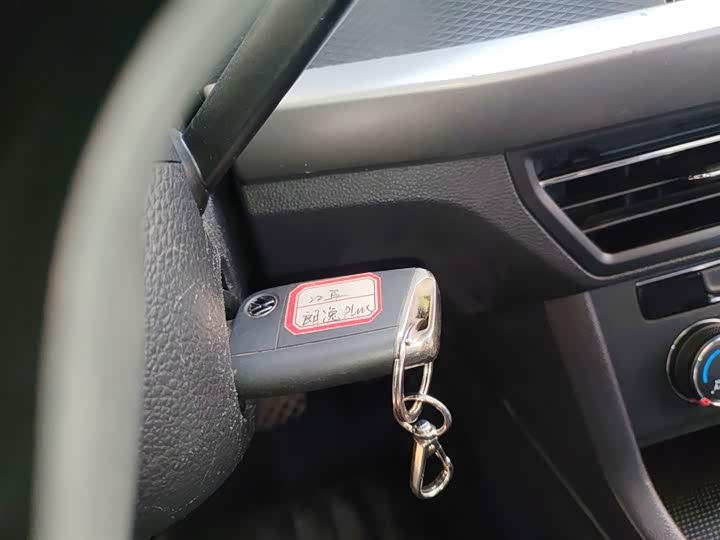 Фото 9 - Volkswagen Lavida