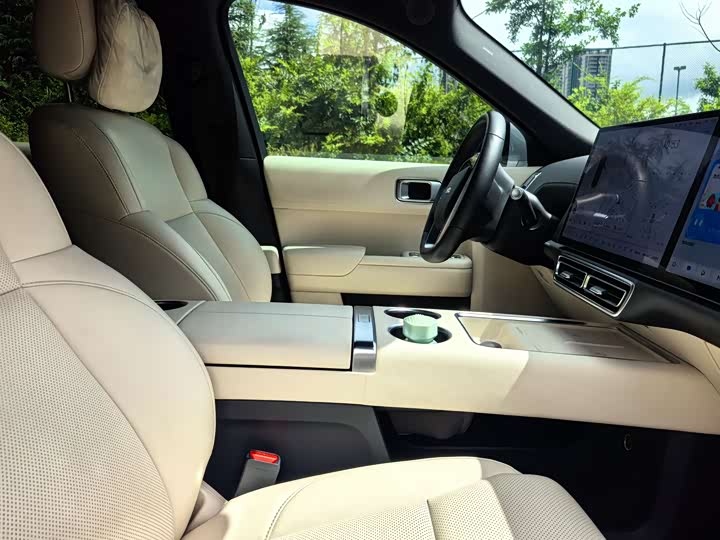 Фото 10 - LiXiang L8