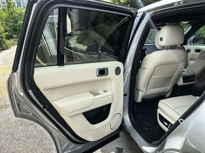 Фото 17 - LiXiang L8