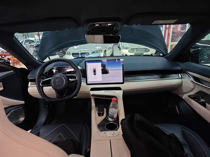 Фото 10 - Zeekr 001