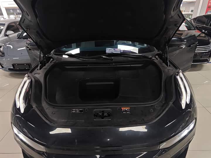 Фото 20 - Zeekr 001