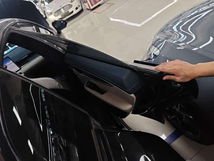 Фото 27 - Zeekr 001