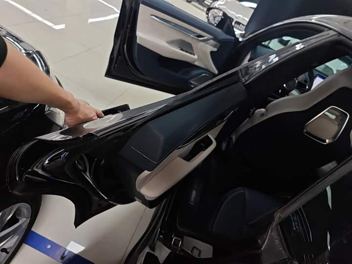 Фото 29 - Zeekr 001