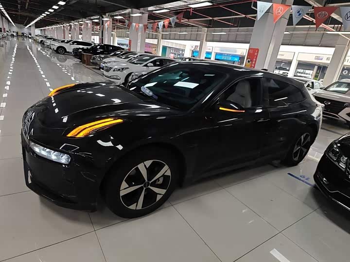 Фото 5 - Zeekr 001