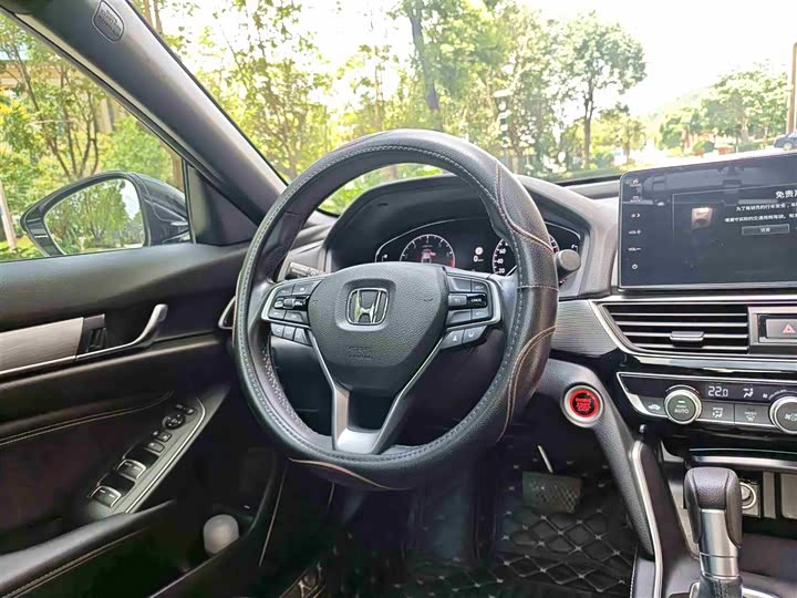 Фото 10 - Honda Inspire